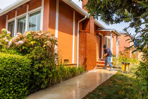 Garage Pressure Washing in Marshalltown, IA