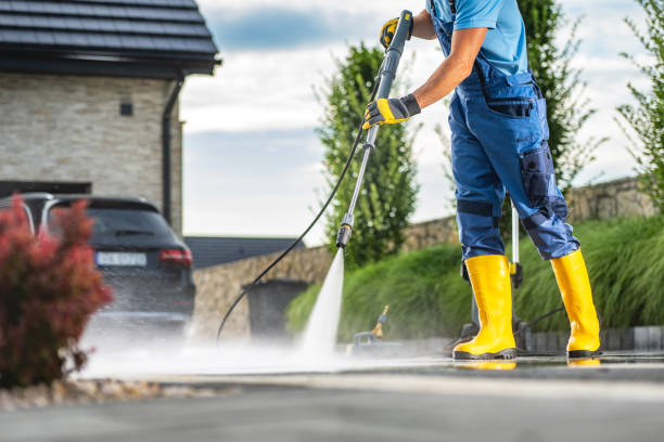 Best Deck Pressure Washing  in Marshalltown, IA
